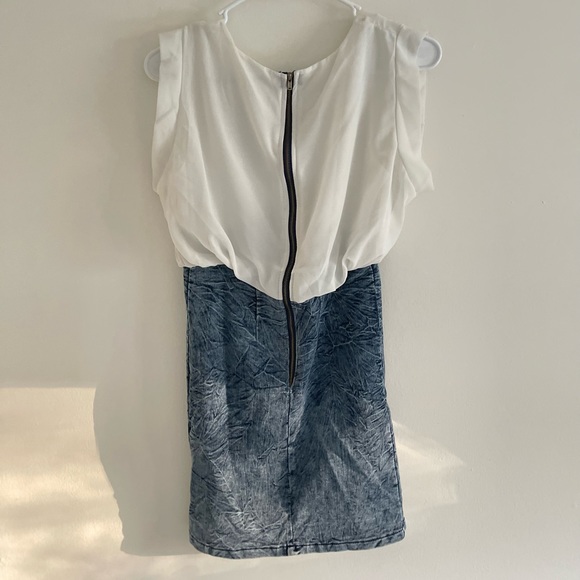 Mini dress - Picture 2 of 8